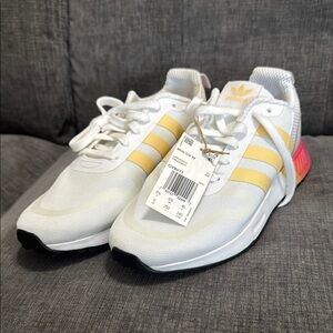 Adidas White and Yellow Sneakers